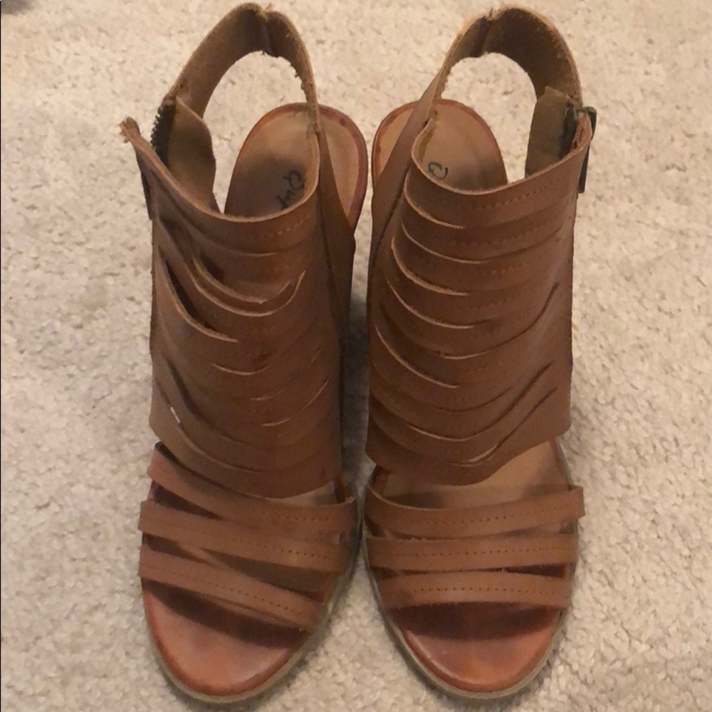 EVERYTHING MUST GO. Stacked heel booties